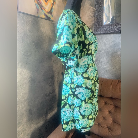 Jacklyn Smith Wrap Dress - Picture 8 of 9